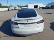 ✅ 2015 Tesla Model S 85D • VIN: 5YJSA1H21FFP76844 • Lot: 43061760. Wystawiony na IAAI z przebiegiem 141 109 mil. Bezpłatny archiwum sprzedaży aukcyjnych z USA i szczegółowy raport historii pojazdu na DreamBid. Zdjęcie 16.