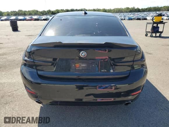 2022 BMW 3 Series 330i xDrive z VIN 3MW5R7J05N8C70306, wystawiony jako Copart lot #71299635 z przebiegiem 42 128 mil mil oraz Szkoda całkowita • Salvage title. Historia ofert i sprzedaży dostępna na DreamBid. Obrazek 6.