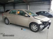 ✅ 2010 Toyota Corolla • VIN: 2T1BU4EE1AC402254 • Lot: 71365915. Wystawiony na Copart z przebiegiem Nie podano. Bezpłatny archiwum sprzedaży aukcyjnych z USA i szczegółowy raport historii pojazdu na DreamBid. Zdjęcie 4.