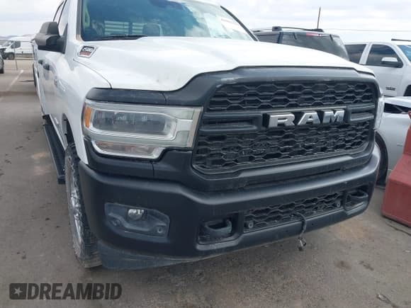 ✅ 2019 Ram 2500 Tradesman • VIN: 3C6UR5HJ7KG565823 • Lot: 43503236. Wystawiony na IAAI z przebiegiem 76 181 mil. Bezpłatny archiwum sprzedaży aukcyjnych z USA i szczegółowy raport historii pojazdu na DreamBid. Zdjęcie 6.