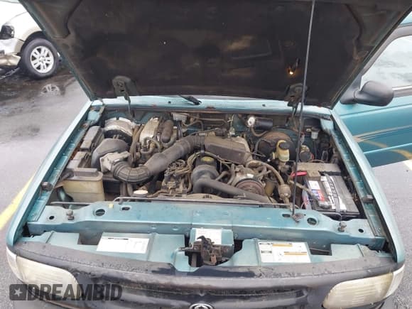 ✅ 1994 Mazda B-Series • VIN: 4F4CR12A9RTM90195 • Lot: 42341674. Wystawiony na IAAI z przebiegiem 120 646 mil. Bezpłatny archiwum sprzedaży aukcyjnych z USA i szczegółowy raport historii pojazdu na DreamBid. Zdjęcie 10.