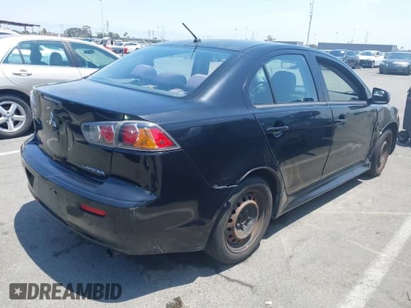 ✅ 2012 Mitsubishi Lancer ES • VIN: JA32U2FU5CU023997 • Lot: 42771801. Wystawiony na IAAI z przebiegiem 120 133 mil. Bezpłatny archiwum sprzedaży aukcyjnych z USA i szczegółowy raport historii pojazdu na DreamBid. Zdjęcie 4.