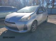 ✅ 2013 Toyota Prius One • VIN: JTDKDTB31D1052758 • Lot: 43727181. Wystawiony na IAAI z przebiegiem 200 830 mil. Bezpłatny archiwum sprzedaży aukcyjnych z USA i szczegółowy raport historii pojazdu na DreamBid. Zdjęcie 2.