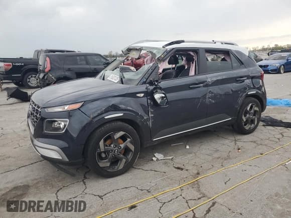 ✅ 2022 Hyundai Venue Limited • VIN: KMHRC8A3XNU187748 • Lot: 51633135. Wystawiony na Copart z przebiegiem 59 933 mil. Bezpłatny archiwum sprzedaży aukcyjnych z USA i szczegółowy raport historii pojazdu na DreamBid. Zdjęcie 1.