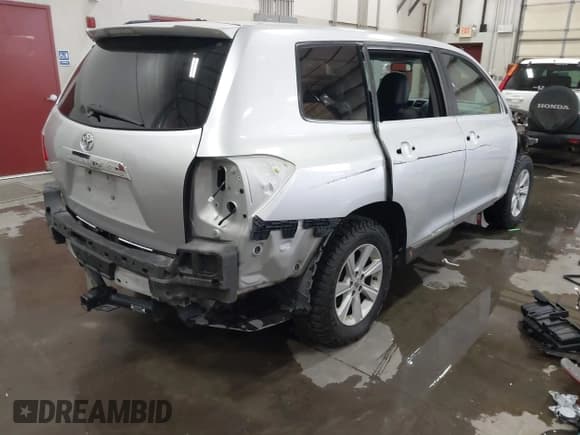 ✅ 2013 Toyota Highlander SE • VIN: 5TDZK3EH5DS132465 • Лот: 43560609. Опубликован ранее на IAAI с пробегом Не указан. Бесплатный доступ к архиву аукционных продаж из США и подробный отчёт об истории автомобиля на DreamBid. Изображение 4.