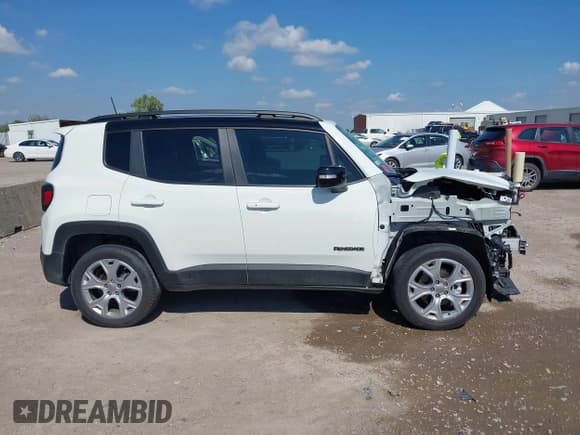 ✅ 2022 Jeep Renegade Limited • VIN: ZACNJDD17NPN99006 • Lot: 43304897. Wystawiony na IAAI z przebiegiem 26 206 mil. Bezpłatny archiwum sprzedaży aukcyjnych z USA i szczegółowy raport historii pojazdu na DreamBid. Zdjęcie 14.