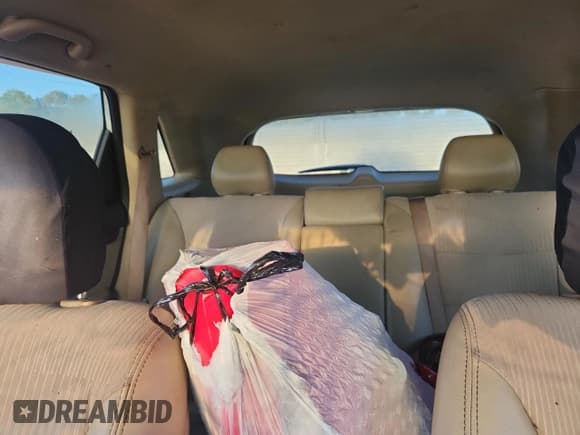 ✅ 2012 Kia Sorento EX • VIN: 5XYKU3A60CG258180 • Lot: 81404015. Wystawiony na Copart z przebiegiem Nie podano. Bezpłatny archiwum sprzedaży aukcyjnych z USA i szczegółowy raport historii pojazdu na DreamBid. Zdjęcie 10.