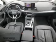 ✅ 2023 Audi Q5 Premium • VIN: WA1ABAFY8P2153381 • Lot: 62631785. Wystawiony na Copart z przebiegiem 52 111 mil. Bezpłatny archiwum sprzedaży aukcyjnych z USA i szczegółowy raport historii pojazdu na DreamBid. Zdjęcie 8.