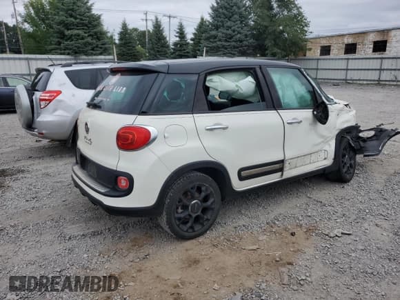 ✅ 2015 FIAT 500L Urbana Trekking • VIN: ZFBCFADH1FZ032934 • Lot: 69152844. Listed on Copart with Not provided. Free auction sales archive from the USA and detailed vehicle history report at DreamBid. Image 3.