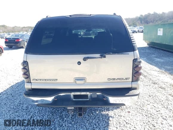 ✅ 2001 Chevrolet Suburban LS • VIN: 3GNEC16T21G265902 • Лот: 44120685. Опубликован ранее на Copart с пробегом 299 460 миль. Бесплатный доступ к архиву аукционных продаж из США и подробный отчёт об истории автомобиля на DreamBid. Изображение 6.