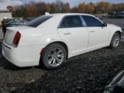 ✅ 2017 Chrysler 300 Limited • VIN: 2C3CCAAG8HH661941 • Lot: 82579765. Wystawiony na Copart z przebiegiem 108 884 mil. Bezpłatny archiwum sprzedaży aukcyjnych z USA i szczegółowy raport historii pojazdu na DreamBid. Zdjęcie 3.
