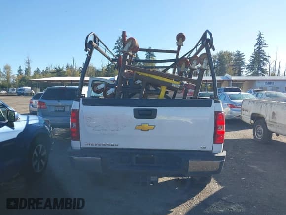 ✅ 2013 Chevrolet Silverado 2500HD Work Truck • VIN: 1GC2KVCG8DZ226796 • Lot: 43423367. Wystawiony na IAAI z przebiegiem 192 914 mil. Bezpłatny archiwum sprzedaży aukcyjnych z USA i szczegółowy raport historii pojazdu na DreamBid. Zdjęcie 16.