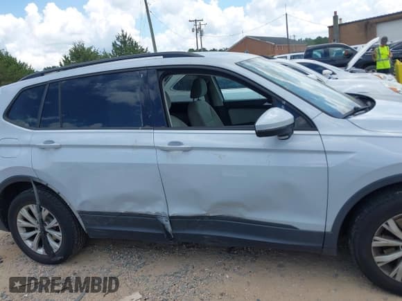 ✅ 2019 Volkswagen Tiguan S • VIN: 3VV1B7AX7KM006382 • Lot: 42730006. Listed on IAAI with 83,878 mi. Free auction sales archive from the USA and detailed vehicle history report at DreamBid. Image 13.