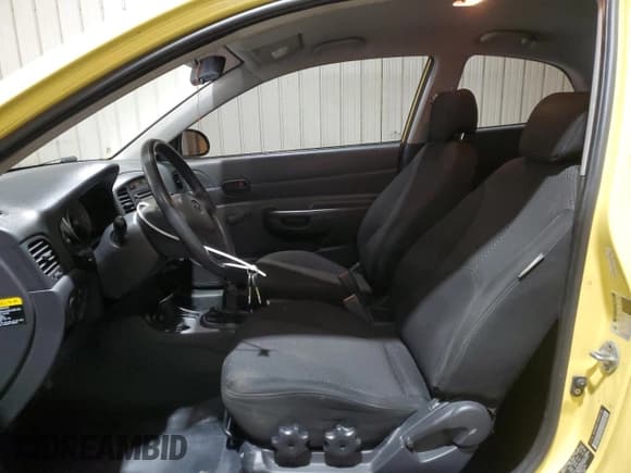 ✅ 2008 Hyundai Accent GS • VIN: KMHCM36C58U061106 • Лот: 51211165. Опубликован ранее на Copart с пробегом 249 106 миль. Бесплатный доступ к архиву аукционных продаж из США и подробный отчёт об истории автомобиля на DreamBid. Изображение 7.