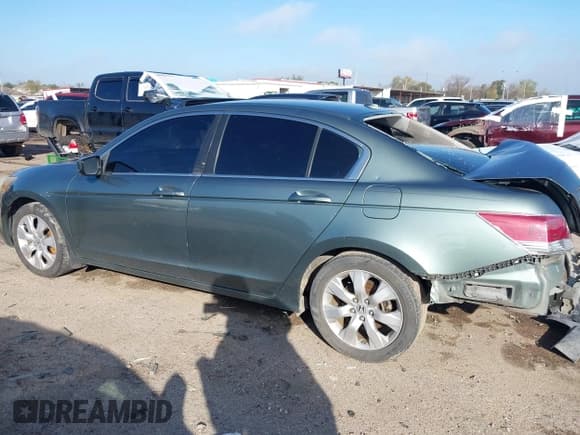 ✅ 2008 Honda Accord EX-L • VIN: 1HGCP26828A162219 • Lot: 41208788. Wystawiony na IAAI z przebiegiem 243 006 mil. Bezpłatny archiwum sprzedaży aukcyjnych z USA i szczegółowy raport historii pojazdu na DreamBid. Zdjęcie 14.