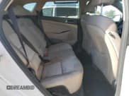 ✅ 2017 Hyundai Tucson SE • VIN: KM8J3CA40HU504739 • Лот: 92613605. Опубликован ранее на Copart с пробегом 196 981 миль. Бесплатный доступ к архиву аукционных продаж из США и подробный отчёт об истории автомобиля на DreamBid. Изображение 11.