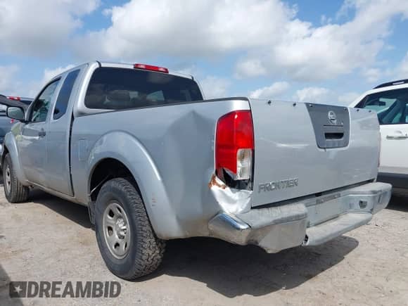 2015 Nissan Frontier S z VIN 1N6BD0CT6FN753673, wystawiony jako IAAI lot #42535410 z przebiegiem 139 261 mil mil oraz . Historia ofert i sprzedaży dostępna na DreamBid. Obrazek 3.