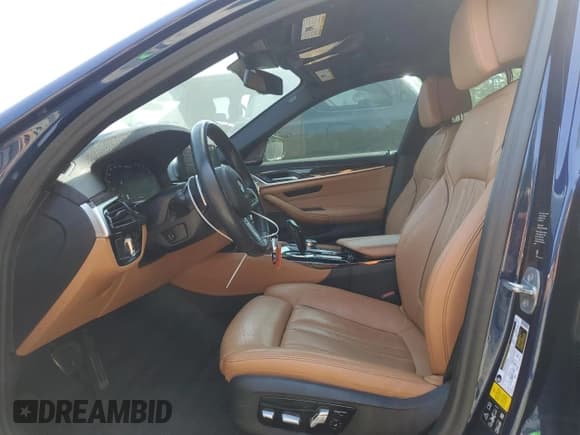 ✅ 2020 BMW 5 Series M550i xDrive • VIN: WBAJS7C00LBN96137 • Лот: 52186855. Опубликован ранее на Copart с пробегом 50 846 миль. Бесплатный доступ к архиву аукционных продаж из США и подробный отчёт об истории автомобиля на DreamBid. Изображение 7.