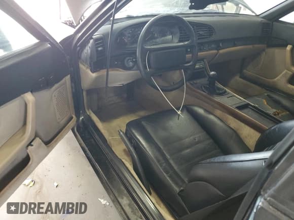 ✅ 1987 Porsche 944 • VIN: WP0AB0949HN471633 • Lot: 71498654. Wystawiony na Copart z przebiegiem 120 585 mil. Bezpłatny archiwum sprzedaży aukcyjnych z USA i szczegółowy raport historii pojazdu na DreamBid. Zdjęcie 8.