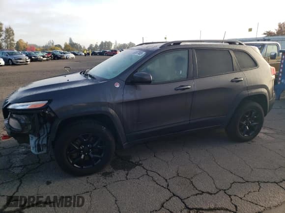 ✅ 2016 Jeep Cherokee Trailhawk • VIN: 1C4PJMBB5GW254120 • Lot: 87077485. Wystawiony na Copart z przebiegiem 107 376 mil. Bezpłatny archiwum sprzedaży aukcyjnych z USA i szczegółowy raport historii pojazdu na DreamBid. Zdjęcie 1.