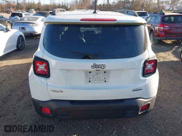 ✅ 2017 Jeep Renegade Latitude • VIN: ZACCJBBB7HPF40486 • Lot: 43867596. Listed on IAAI with 74,748 mi. Free auction sales archive from the USA and detailed vehicle history report at DreamBid. Image 16.