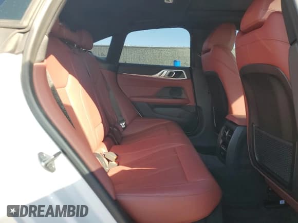 ✅ 2022 BMW 4 Series 430i • VIN: WBA63AV03NFM69049 • Lot: 91174545. Wystawiony na Copart z przebiegiem 31 852 mil. Bezpłatny archiwum sprzedaży aukcyjnych z USA i szczegółowy raport historii pojazdu na DreamBid. Zdjęcie 10.