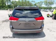 ✅ 2011 Toyota Sienna XLE AAS • VIN: 5TDYK3DC5BS045504 • Lot: 42587675. Listed on IAAI with 368,052 mi. Free auction sales archive from the USA and detailed vehicle history report at DreamBid. Image 16.