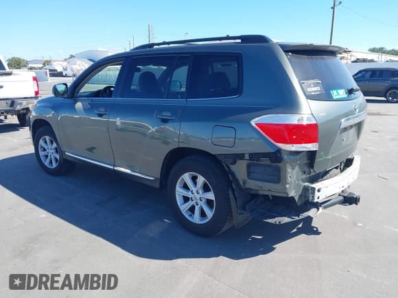 ✅ 2013 Toyota Highlander SE • VIN: 5TDZK3EH9DS103583 • Лот: 43472460. Опубликован ранее на IAAI с пробегом 105 782 миль. Бесплатный доступ к архиву аукционных продаж из США и подробный отчёт об истории автомобиля на DreamBid. Изображение 3.