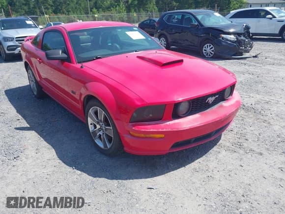 ✅ 2008 Ford Mustang GT Deluxe • VIN: 1ZVHT82H285184963 • Lot: 42479534. Listed on IAAI with 164,349 mi. Free auction sales archive from the USA and detailed vehicle history report at DreamBid. Image 1.