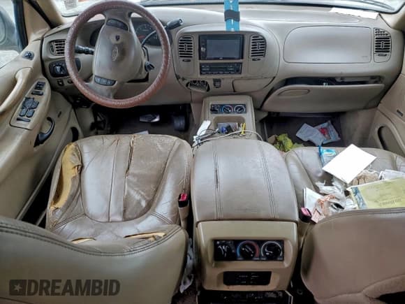 ✅ 2000 Ford Expedition Eddie Bauer • VIN: 1FMRU1763YLA95025 • Lot: 95664205. Listed on Copart with Not provided. Free auction sales archive from the USA and detailed vehicle history report at DreamBid. Image 8.