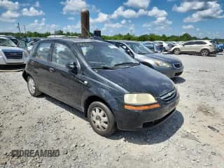 ✅ 2005 Chevrolet Aveo LT • VIN: KL1TG62635B497335 • Lot: 64550455. Wystawiony na Copart z przebiegiem 121 808 mil. Bezpłatny archiwum sprzedaży aukcyjnych z USA i szczegółowy raport historii pojazdu na DreamBid. Zdjęcie 4.