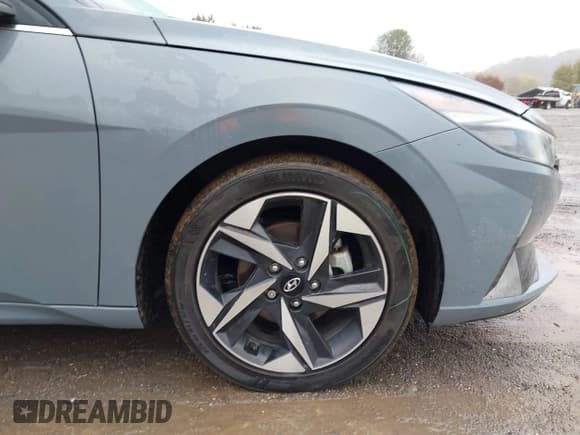 ✅ 2022 Hyundai Elantra SEL • VIN: KMHLN4AG4NU339597 • Lot: 43586652. Listed on IAAI with 27,361 mi. Free auction sales archive from the USA and detailed vehicle history report at DreamBid. Image 17.