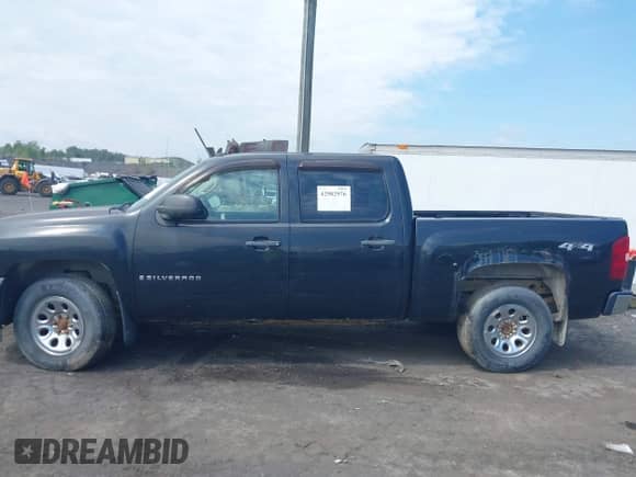 2009 Chevrolet Silverado 1500 LS z VIN 3GCEK13C99G227823, wystawiony jako IAAI lot #42982976 z przebiegiem 133 605 mil mil oraz . Historia ofert i sprzedaży dostępna na DreamBid. Obrazek 14.