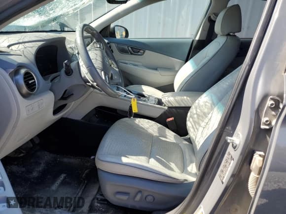 ✅ 2019 Hyundai Kona Limited • VIN: KM8K33AG0KU023847 • Лот: 80455885. Опубликован ранее на Copart с пробегом 92 935 миль. Бесплатный доступ к архиву аукционных продаж из США и подробный отчёт об истории автомобиля на DreamBid. Изображение 7.