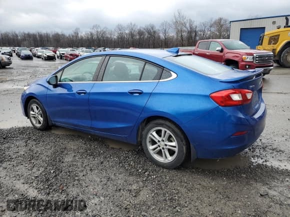 ✅ 2017 Chevrolet Cruze LT • VIN: 1G1BE5SM0H7116060 • Lot: 69376422. Wystawiony na Copart z przebiegiem 101 189 mil. Bezpłatny archiwum sprzedaży aukcyjnych z USA i szczegółowy raport historii pojazdu na DreamBid. Zdjęcie 2.