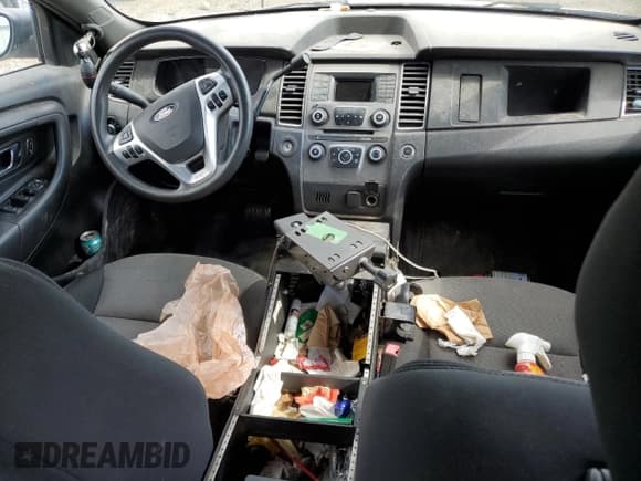 ✅ 2014 Ford Police Interceptor • VIN: 1FAHP2L87EG159551 • Lot: 64834505. Wystawiony na Copart z przebiegiem Nie podano. Bezpłatny archiwum sprzedaży aukcyjnych z USA i szczegółowy raport historii pojazdu na DreamBid. Zdjęcie 8.