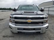 ✅ 2018 Chevrolet Silverado 2500HD LTZ • VIN: 1GC1KWEYXJF143472 • Lot: 58952945. Wystawiony na Copart z przebiegiem 125 403 mil. Bezpłatny archiwum sprzedaży aukcyjnych z USA i szczegółowy raport historii pojazdu na DreamBid. Zdjęcie 5.