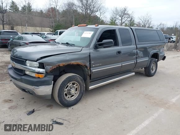 ✅ 2002 Chevrolet Silverado 2500HD • VIN: 1GCHK29U32E126728 • Lot: 43747985. Wystawiony na IAAI z przebiegiem 226 176 mil. Bezpłatny archiwum sprzedaży aukcyjnych z USA i szczegółowy raport historii pojazdu na DreamBid. Zdjęcie 2.