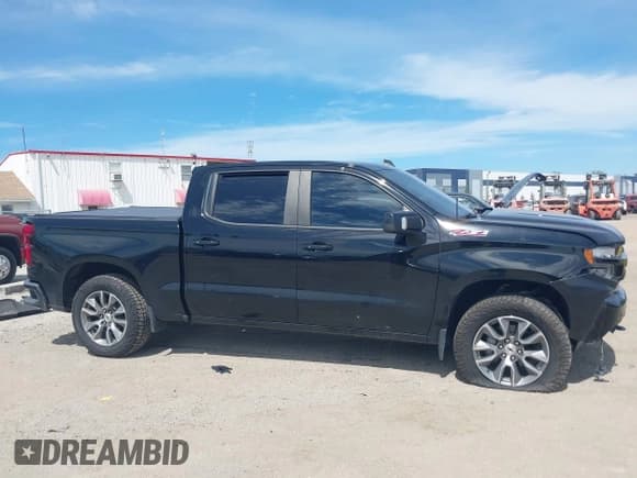✅ 2019 Chevrolet Silverado 1500 RST • VIN: 1GCUYEED1KZ113800 • Lot: 43293909. Wystawiony na IAAI z przebiegiem 115 803 mil. Bezpłatny archiwum sprzedaży aukcyjnych z USA i szczegółowy raport historii pojazdu na DreamBid. Zdjęcie 13.