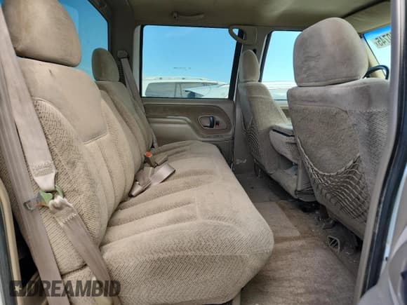 ✅ 2000 Chevrolet Silverado 3500 • VIN: 1GCHK33J2YF407622 • Lot: 71740745. Listed on Copart with 163,223 mi. Free auction sales archive from the USA and detailed vehicle history report at DreamBid. Image 10.