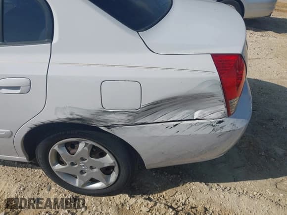 ✅ 2005 Hyundai Elantra GLS • VIN: KMHDN46D55U959846 • Lot: 41618742. Wystawiony na IAAI z przebiegiem 63 513 mil. Bezpłatny archiwum sprzedaży aukcyjnych z USA i szczegółowy raport historii pojazdu na DreamBid. Zdjęcie 6.