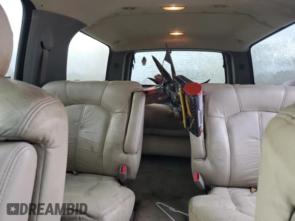 ✅ 2002 Chevrolet Suburban LT • VIN: 3GNFK16Z82G196257 • Лот: 88257655. Опубликован ранее на Copart с пробегом 361 043 миль. Бесплатный доступ к архиву аукционных продаж из США и подробный отчёт об истории автомобиля на DreamBid. Изображение 10.