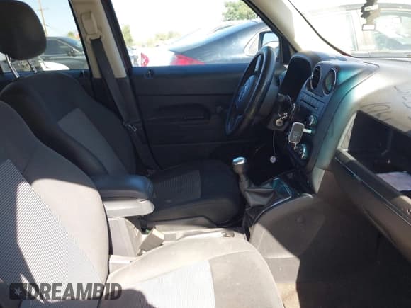 ✅ 2013 Jeep Patriot Sport • VIN: 1C4NJPBA5DD255694 • Lot: 42272442. Listed on IAAI with 208,483 mi. Free auction sales archive from the USA and detailed vehicle history report at DreamBid. Image 5.