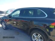 ✅ 2016 Porsche Cayenne • VIN: WP1AA2A22GKA10698 • Lot: 42749288. Wystawiony na IAAI z przebiegiem 71 398 mil. Bezpłatny archiwum sprzedaży aukcyjnych z USA i szczegółowy raport historii pojazdu na DreamBid. Zdjęcie 14.