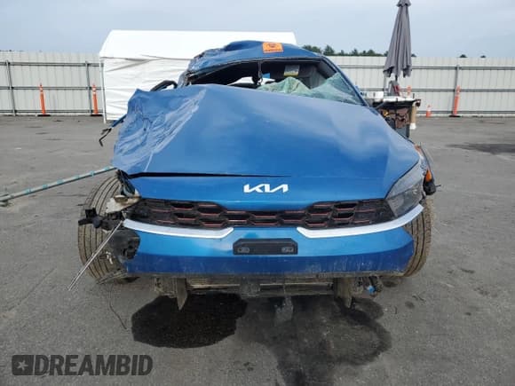 ✅ 2022 Kia Forte GT-Line • VIN: 3KPF54AD4NE435655 • Lot: 67052745. Wystawiony na Copart z przebiegiem Nie podano. Bezpłatny archiwum sprzedaży aukcyjnych z USA i szczegółowy raport historii pojazdu na DreamBid. Zdjęcie 5.