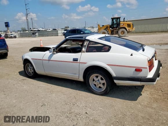 ✅ 1983 Datsun 280ZX • VIN: JN1HZ04S4DX558731 • Лот: 70086065. Опубликован ранее на Copart с пробегом 121 901 миль. Бесплатный доступ к архиву аукционных продаж из США и подробный отчёт об истории автомобиля на DreamBid. Изображение 2.