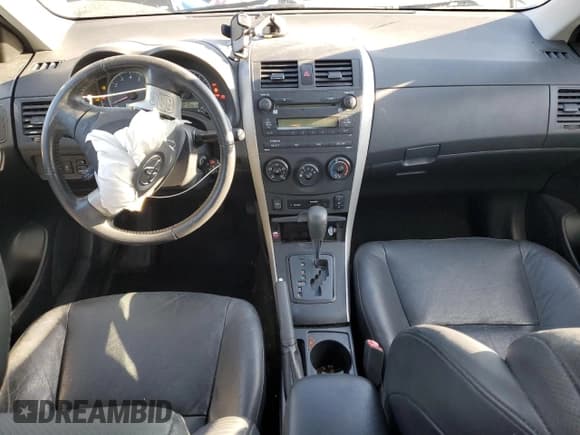 ✅ 2009 Toyota Corolla LE • VIN: 1NXBU40E99Z101149 • Lot: 90708105. Wystawiony na Copart z przebiegiem 153 810 mil. Bezpłatny archiwum sprzedaży aukcyjnych z USA i szczegółowy raport historii pojazdu na DreamBid. Zdjęcie 8.