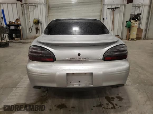 ✅ 2001 Pontiac Grand Prix GT • VIN: 1G2WP12K41F236700 • Lot: 90725125. Listed on Copart with 1,786,650 mi. Free auction sales archive from the USA and detailed vehicle history report at DreamBid. Image 6.