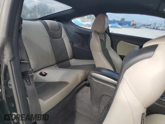 ✅ 2015 Hyundai Genesis Coupe 3.8L Base • VIN: KMHHT6KJ7FU126128 • Lot: 55596125. Wystawiony na Copart z przebiegiem 113 973 mil. Bezpłatny archiwum sprzedaży aukcyjnych z USA i szczegółowy raport historii pojazdu na DreamBid. Zdjęcie 10.