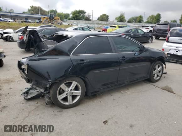 2014 Toyota Camry L z VIN 4T1BF1FK5EU761365, wystawiony jako Copart lot #81643225 z przebiegiem 175 512 mil mil oraz Szkoda całkowita • Salvage title. Historia ofert i sprzedaży dostępna na DreamBid. Obrazek 3.